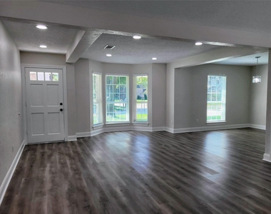 11926 Stillwater Drive - Photo Thumbnail 13