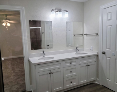 11926 Stillwater Drive - Photo Thumbnail 17