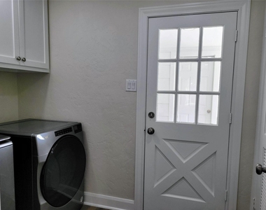 11926 Stillwater Drive - Photo Thumbnail 21