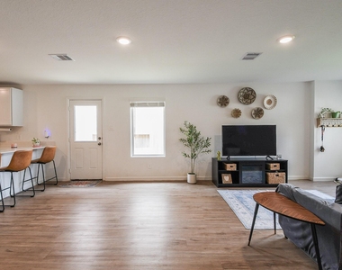 2728 Cadiz Bay Drive - Photo Thumbnail 9