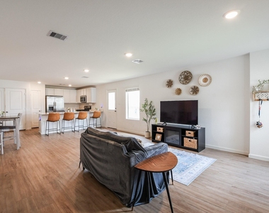 2728 Cadiz Bay Drive - Photo Thumbnail 6