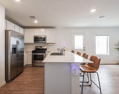 2728 Cadiz Bay Drive - Photo Thumbnail 14