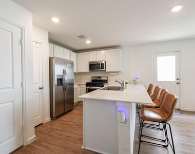 2728 Cadiz Bay Drive - Photo Thumbnail 13