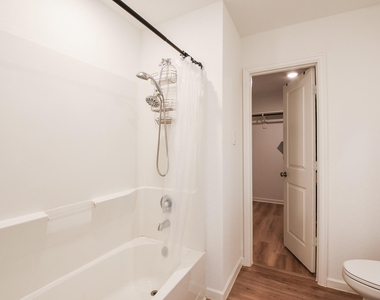 2728 Cadiz Bay Drive - Photo Thumbnail 18