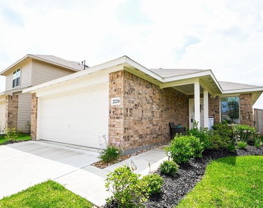2728 Cadiz Bay Drive - Photo Thumbnail 2
