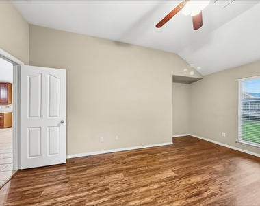 2918 Meridian Bay Lane - Photo Thumbnail 8