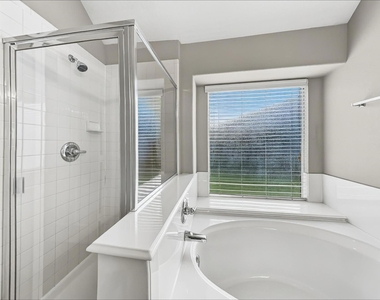 2918 Meridian Bay Lane - Photo Thumbnail 10