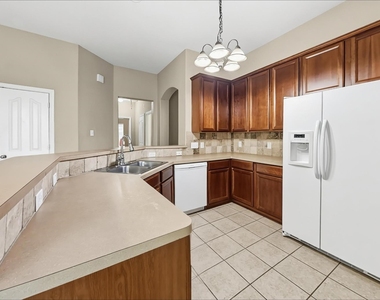 2918 Meridian Bay Lane - Photo Thumbnail 2