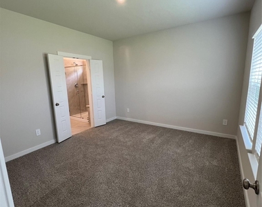 1722 Cayden Oak - Photo Thumbnail 20
