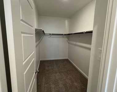1722 Cayden Oak - Photo Thumbnail 23