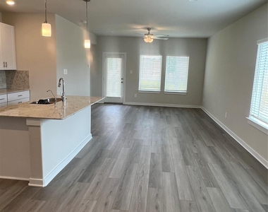 1722 Cayden Oak - Photo Thumbnail 12