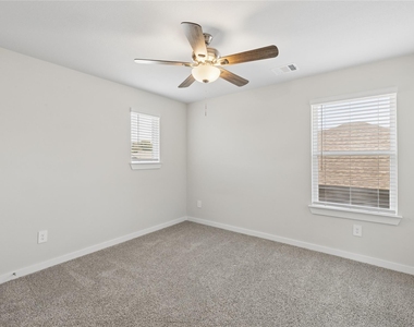 1722 Cayden Oak - Photo Thumbnail 11