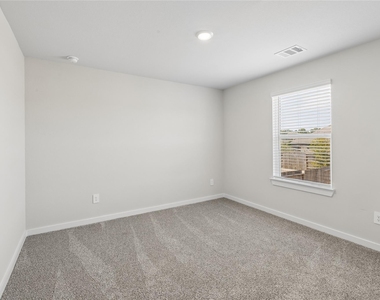 1722 Cayden Oak - Photo Thumbnail 14