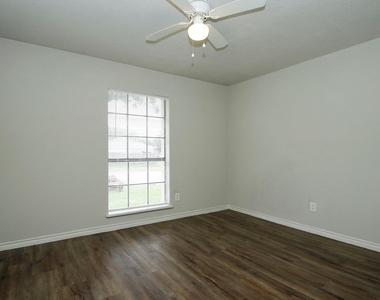 17626 Bullis Gap Drive - Photo Thumbnail 21