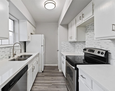 4154 Belle Park Drive - Photo Thumbnail 8