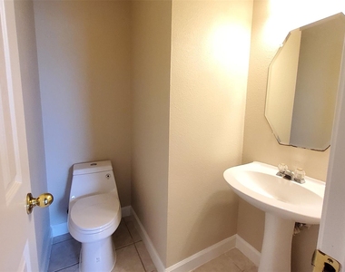 2707 Sun Beam Court - Photo Thumbnail 8