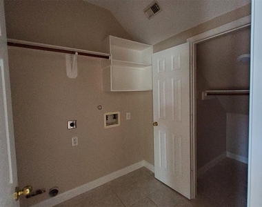 2707 Sun Beam Court - Photo Thumbnail 23