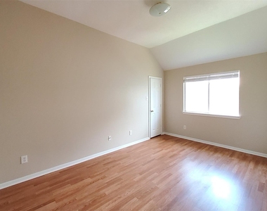 2707 Sun Beam Court - Photo Thumbnail 19