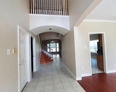 2707 Sun Beam Court - Photo Thumbnail 1
