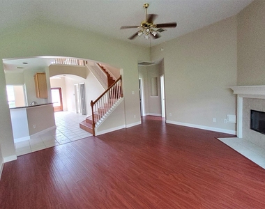 2707 Sun Beam Court - Photo Thumbnail 7