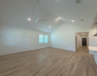 4723 Bay Vista Drive - Photo Thumbnail 15