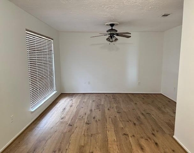 3315 Honey Creek Drive - Photo Thumbnail 15
