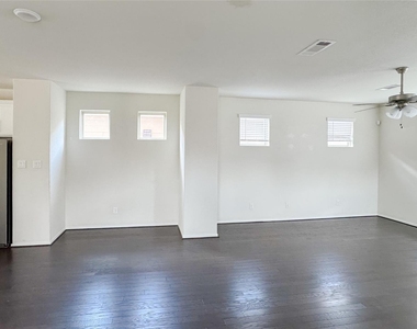 3123 Yukon Trace Drive - Photo Thumbnail 6