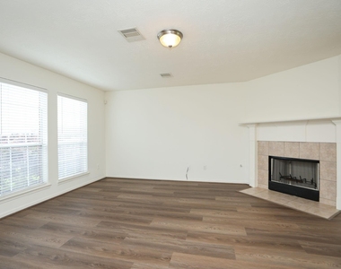 5007 Creekbridge Court - Photo Thumbnail 7