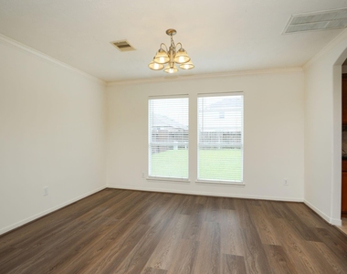 5007 Creekbridge Court - Photo Thumbnail 8