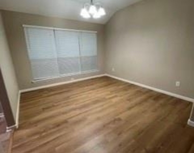 2239 Tourney Lane - Photo Thumbnail 6