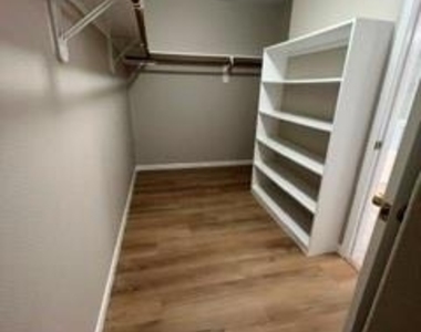 2239 Tourney Lane - Photo Thumbnail 18