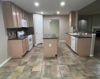 2239 Tourney Lane - Photo Thumbnail 11