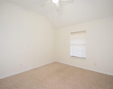 5726 Indigo Trails Drive - Photo Thumbnail 17