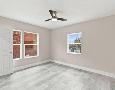 1825 Rosedale Street - Photo Thumbnail 11