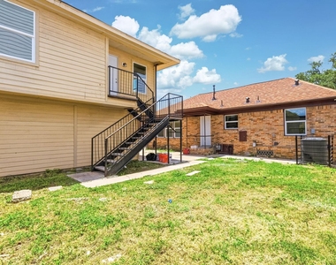 1825 Rosedale Street - Photo Thumbnail 15