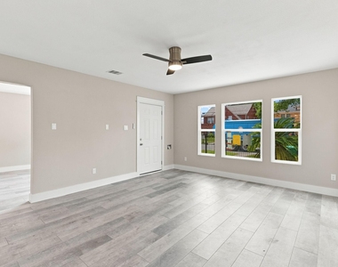 1825 Rosedale Street - Photo Thumbnail 9