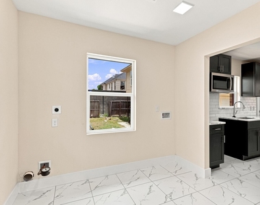 1825 Rosedale Street - Photo Thumbnail 5