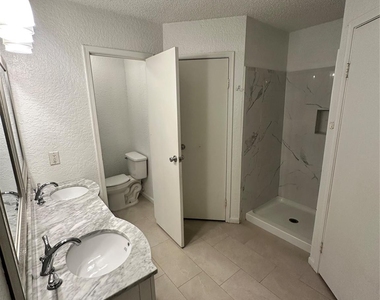 2722 8th Avenue N - Photo Thumbnail 6