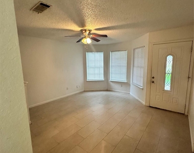 2722 8th Avenue N - Photo Thumbnail 2