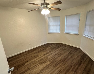 2722 8th Avenue N - Photo Thumbnail 8