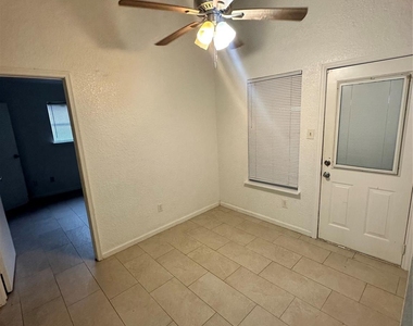 2722 8th Avenue N - Photo Thumbnail 4