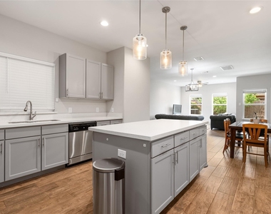 17137 Wilthorne Colony Court - Photo Thumbnail 9
