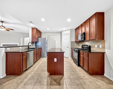 18631 Cypress Lake Village Drive - Photo Thumbnail 4
