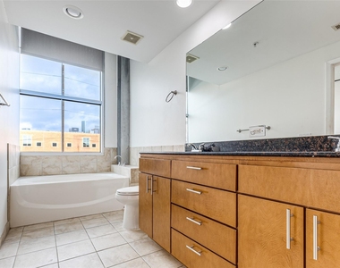 1312 Live Oak Street - Photo Thumbnail 12