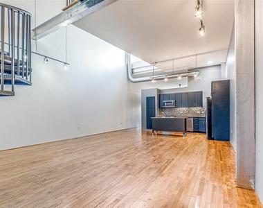 1312 Live Oak Street - Photo Thumbnail 3