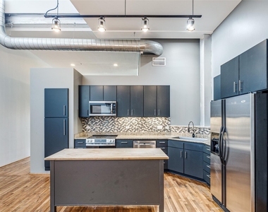 1312 Live Oak Street - Photo Thumbnail 6