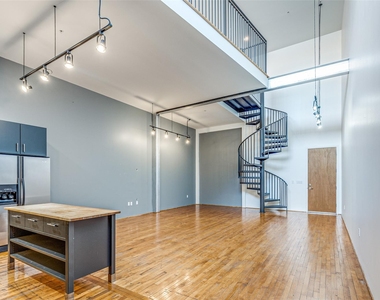 1312 Live Oak Street - Photo Thumbnail 9