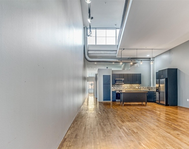 1312 Live Oak Street - Photo Thumbnail 2