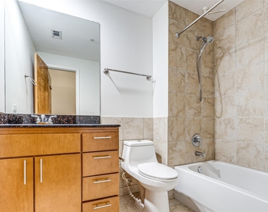 1312 Live Oak Street - Photo Thumbnail 15
