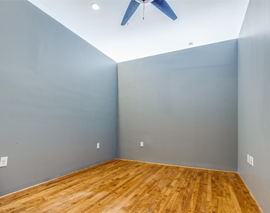 1312 Live Oak Street - Photo Thumbnail 14